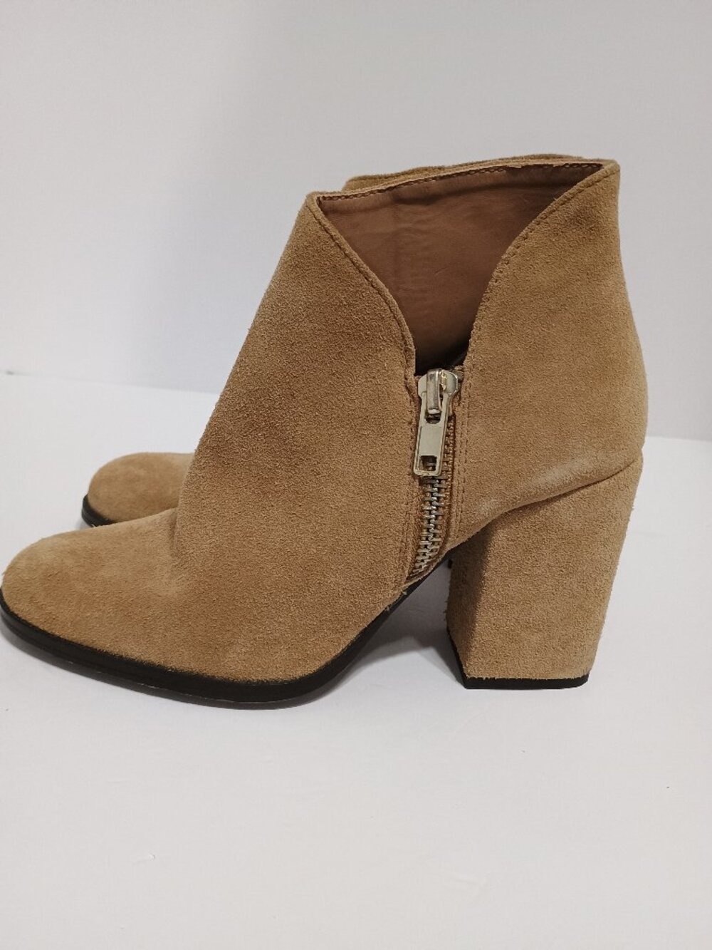 Zara Trafaluc Tan Suede Ankle Booties EU 39 US 8 Gold Zip Block Heel - Picture 2 of 6